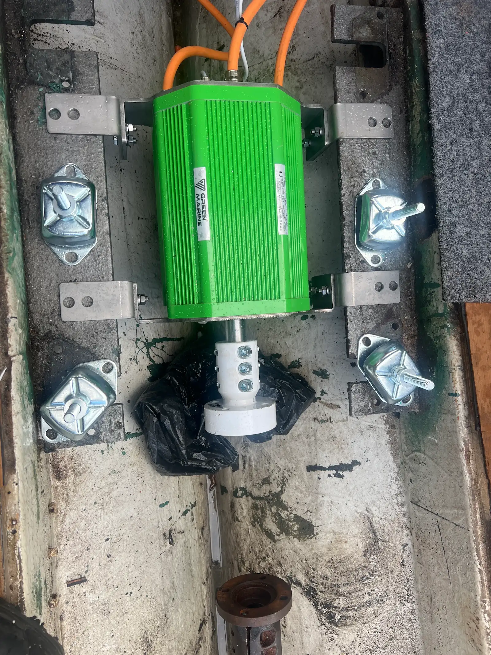 Motor bed and alignment